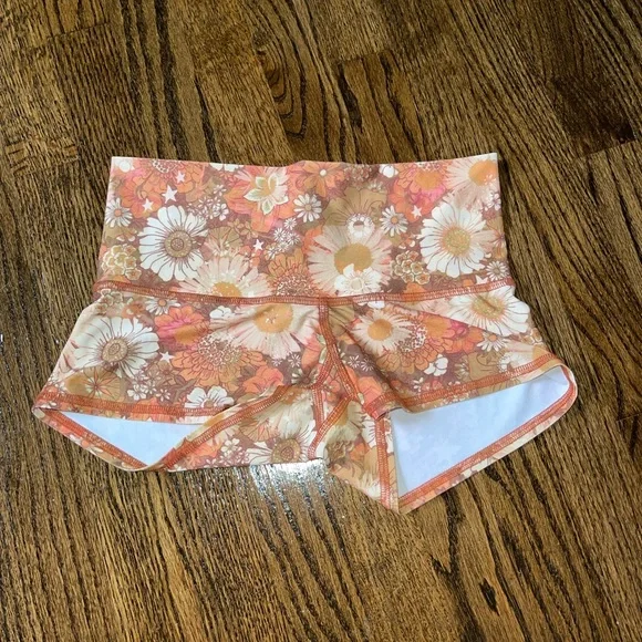 TEEKI YOGA SHORTS FLOWER SMALL SISTERS OF THE SUN - Picture 2 of 3